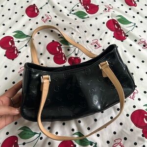 Vintage GUESS Black and Tan Designer Shoulder Bag